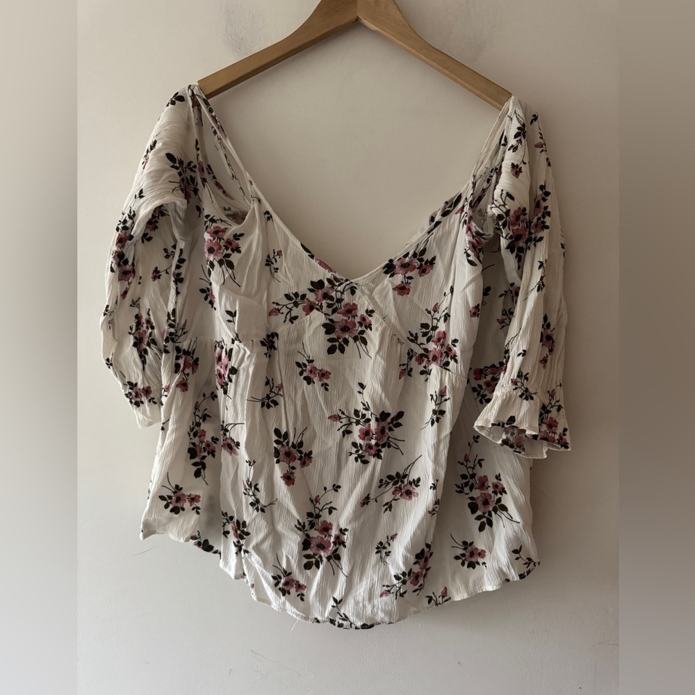 American Eagle Off the Shoulder White Floral Boho Flowy Blouse